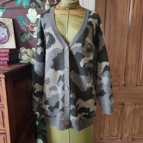 LUCKY BRAND Camo Cardigan Sweater Large - Picture 1 of 11